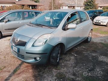 Toyota Yaris 1.0 5 porte Sol