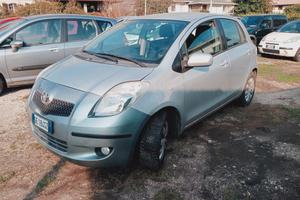 Toyota Yaris 1.0 5 porte Sol