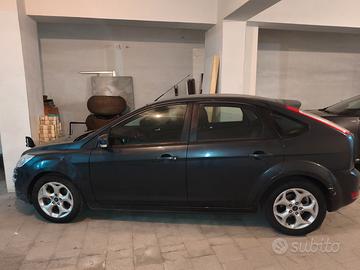 Ford Focus berlina 1600 turbo diesel