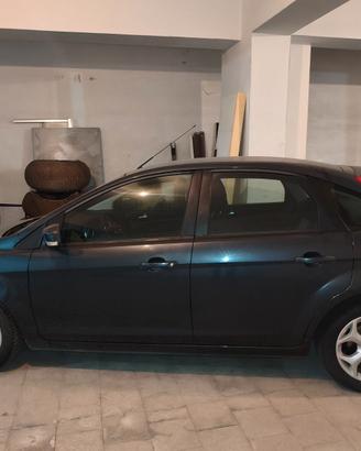 Ford Focus berlina 1600 turbo diesel