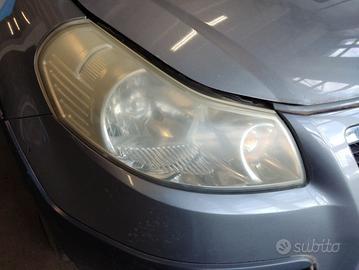 Proiettore destro FIAT SEDICI del 2006