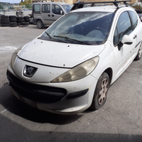 Peugeot 207 1400 hdi 09 ricambi