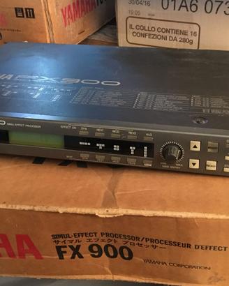 YAMAHA FX 900 Processore multieffetto + pedaliera