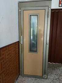 Cabina telefonica vintage anni 70 