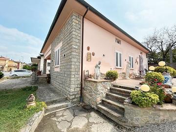 Casa singola con giardino, Pistrino S/025