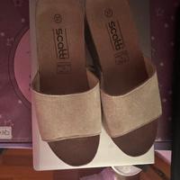 Sandali con zeppa in camoscino nuove 37