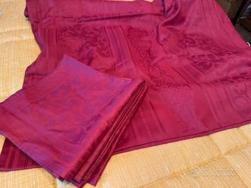 Tovaglia per sei persone con tovaglioli