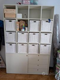 Mobile contenitore con cubi