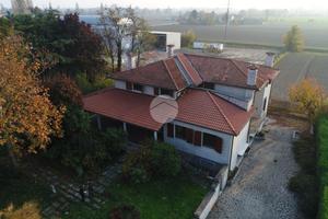 VILLA SINGOLA A SAN GIORGIO BIGARELLO