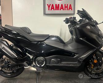 Yamaha TMAX 560 Tech max