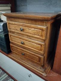 piccolo comodino da salotto