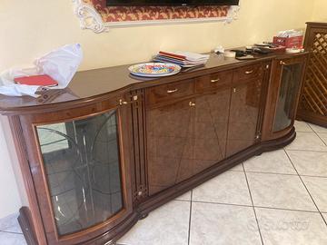 Elegante madia in legno finitura noce