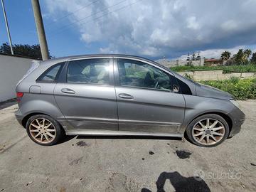 MERCEDES CLASSE B W245 B 200 CDI 140CV ricambi