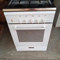 Cucina  a gas con forno