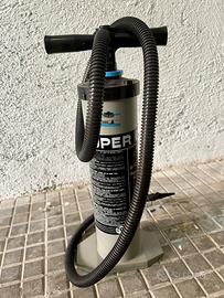 Pompa manuale a doppia mandata