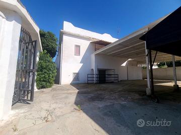 Villa Bifamiliare con giardino a 500 mt dal mare