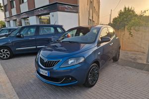 Lancia Ypsilon 1.0 FireFly 5 porte S&S Hybrid Albe