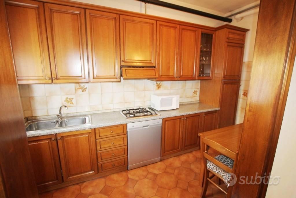 Appartamento di 141 m² con 4 locali e box auto a A - Vista 6