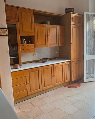 Cucina completa in legno