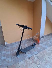 Monopattino elettrico ninebot