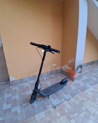 Monopattino elettrico ninebot