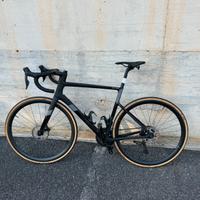 Cannondale SUPERSIX EVO CARBON DISC 105 DI2