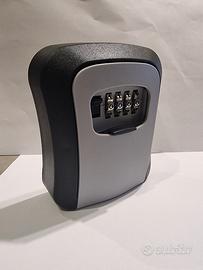 Cassetta di sicurezza con combinazione.