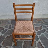 Sedie in legno (con seduta in paglia)