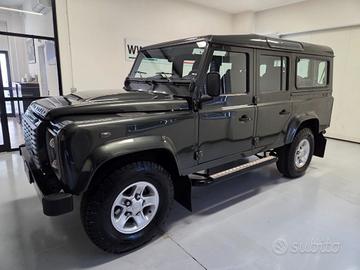 LAND ROVER Defender 110 2.4 TD4 SE UNICOPROPIETR