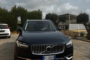 Volvo XC90 – Elegante, Spaziosa e Full Optional –