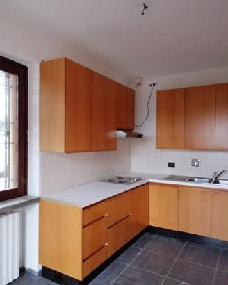 Cucina angolare completa + CAMERA BIMBO IN OMAGGIO
