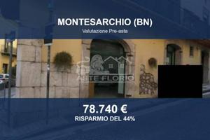 Immobile in asta di 181 m² con più di 5 locali a M
