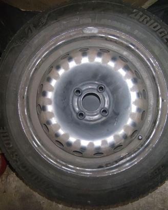 ruota con cerchio 185/65 r15 per fiat o opel