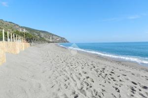 3 LOCALI A CAMEROTA