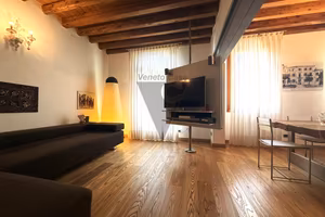 SPINEA - ELEGANTE APPARTAMENTO IN VILLA STORICA