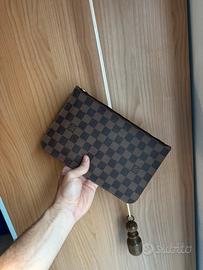 Pochette louis vuitton