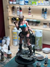 Action figure Lara Croft in resina 32cm