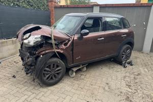 mini cooper countryman all4 incidentata