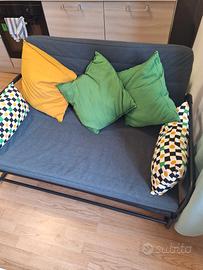 Divano letto + cuscini