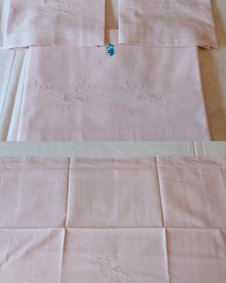 Lenzuola matrimoniali vintage ricamate a mano