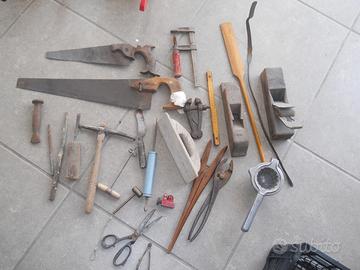 Vecchi attrezzi da lavoro