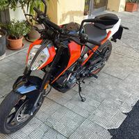 KTM Duke 125