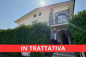 Villa di 200 m² con più di 5 locali e box auto dop