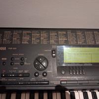 Pianola Yamaha PSR-520