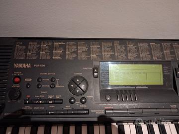 Pianola Yamaha PSR-520