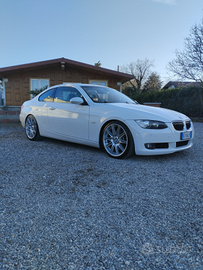 BMW 330i