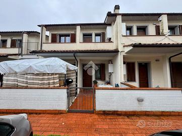 3 LOCALI A SANTA MARIA A MONTE