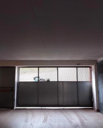 Posto auto coperto in zona centrale a Matera