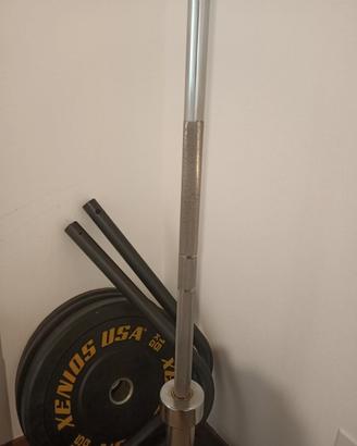 Bilanciere olimpionico Xenios + set pesi gommati 4