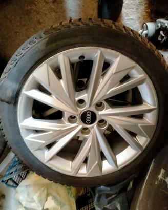 Gomme e cerchi Audi nuovi in ottime 215/65 R17